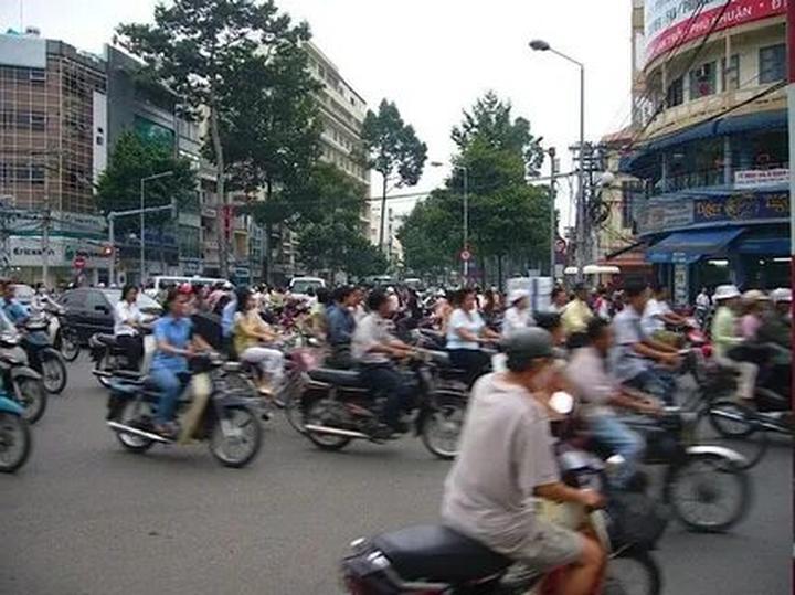 HOT: Camera siêu zoom “bóc” - Cảm hứng video marketing từ Hotspot Matrix